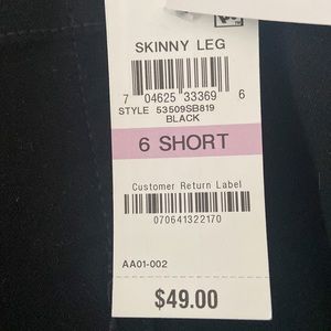 Style & Co Curvy Skinny jean with Tummy Control size 6 SHORT Black NWT